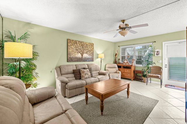 2 of 35 - 265 Newport R Drive #r, Deerfield Beach, FL
