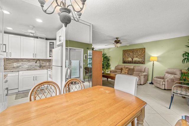 3 of 35 - 265 Newport R Drive #r, Deerfield Beach, FL