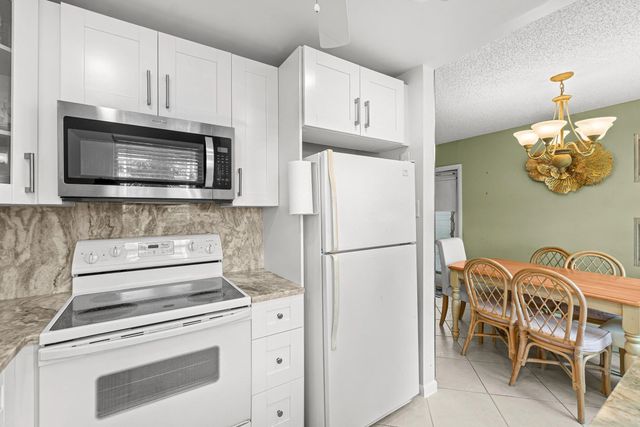 5 of 35 - 265 Newport R Drive #r, Deerfield Beach, FL