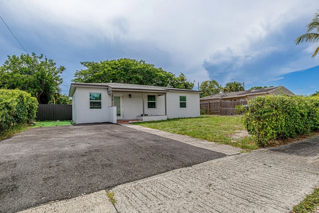 3 of 22 - 1416 S C Street, Lake Worth Beach, FL