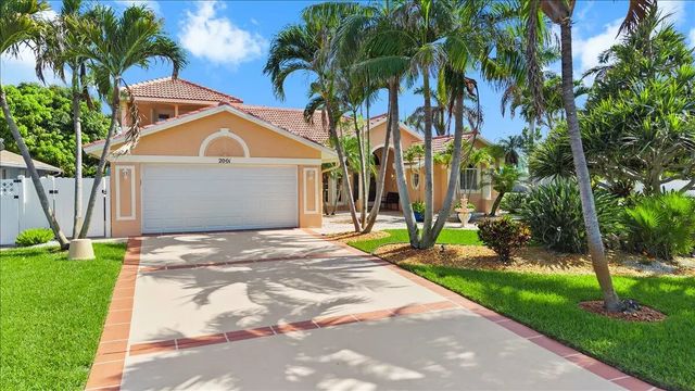 2 of 30 - 2001 Cypress Avenue, Fort Pierce, FL