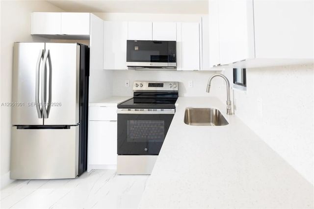 5 of 18 - 2323 Nw 55th Terrace, Miami, FL
