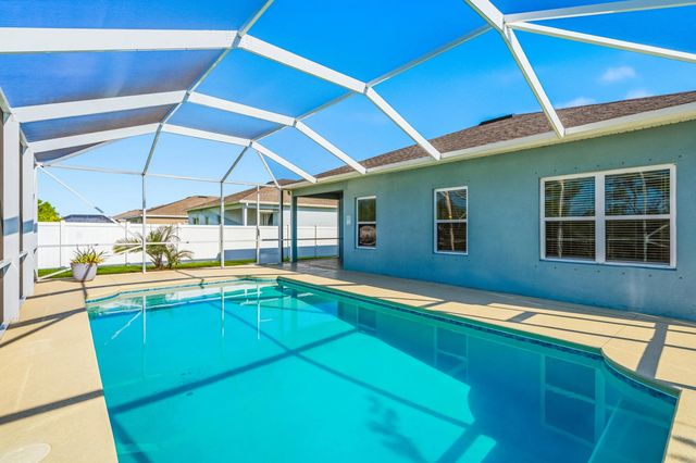 2 of 25 - 4213 Keeson Circle, Vero Beach, FL