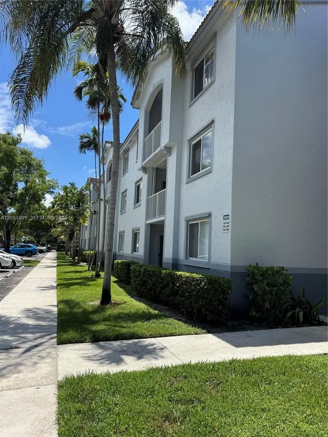 3 of 23 - 2600 S University Drive #103, Davie, FL
