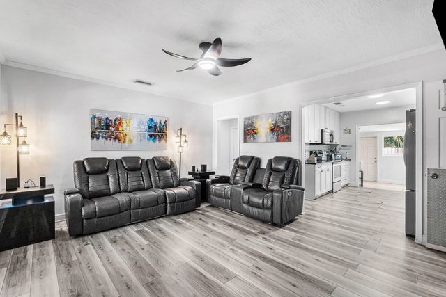 4 of 41 - 512 36th Street, West Palm Beach, FL