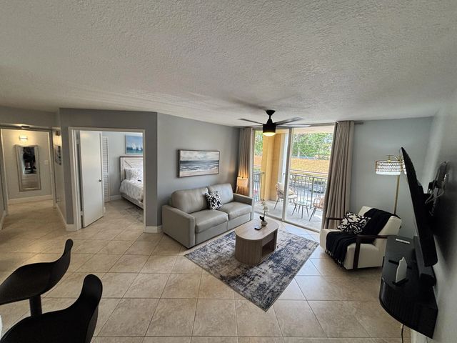 123 Yacht Club Way #207, Hypoluxo