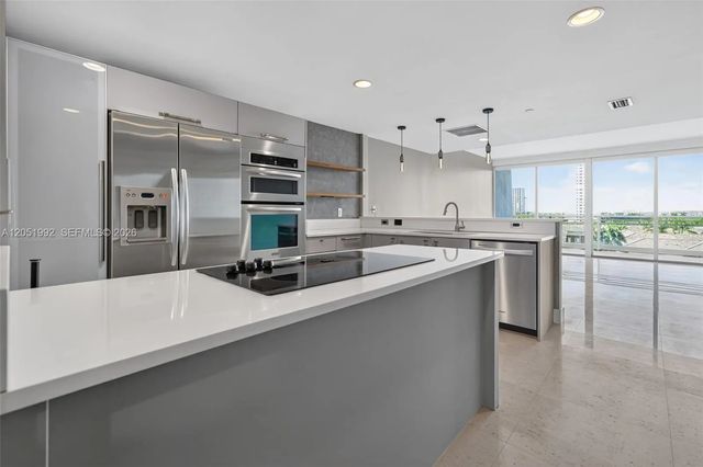 3 of 40 - 2950 Ne 188th Street #406, Aventura, FL