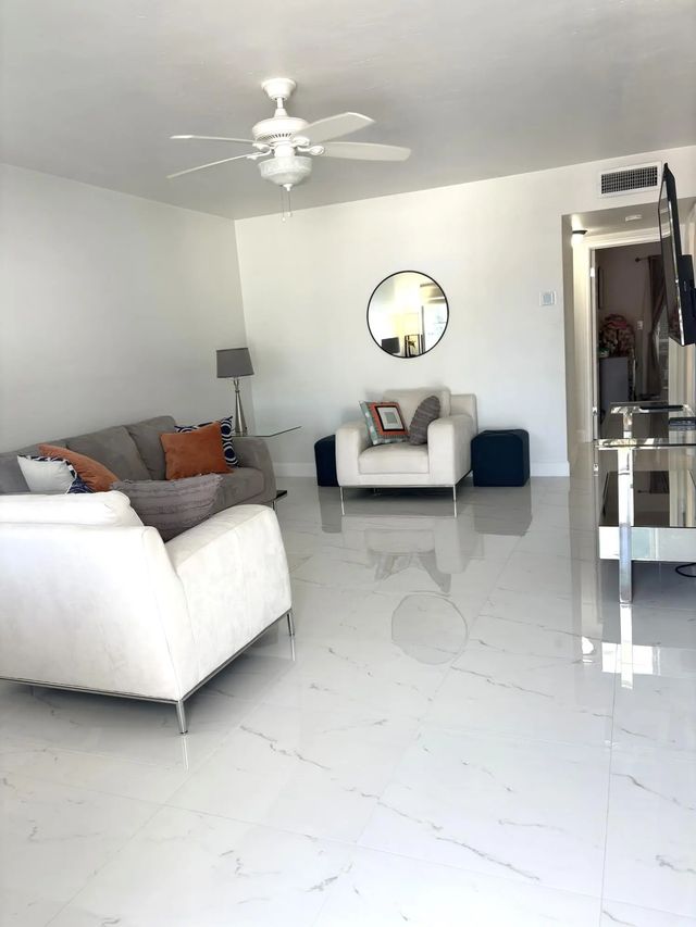2 of 14 - 2960 Cynthia Lane #202, Lake Worth Beach, FL