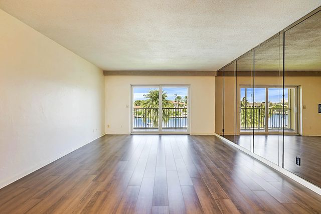5 of 28 - 230 N Federal Hwy #305, Deerfield Beach, FL