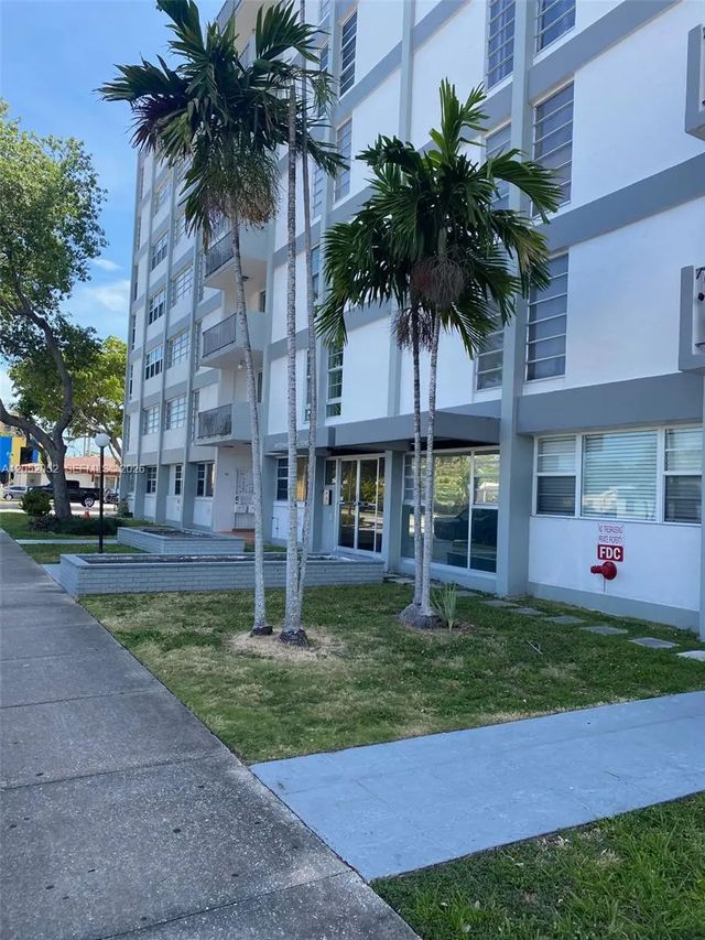 1400 Sw 27th Avenue #202, Miami