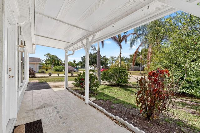 5 of 64 - 1334 Se Vestridge Lane, Port St. Lucie, FL