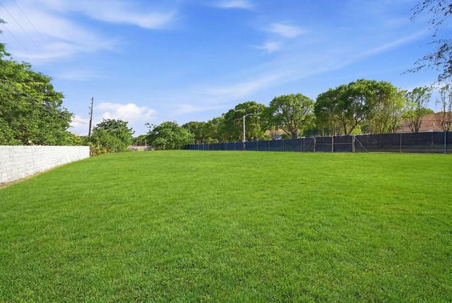4 of 24 - 1800 N Sherman Circle, Miramar, FL