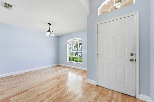 4 of 45 - 292 Sw Pagoda Terrace, Port St. Lucie, FL