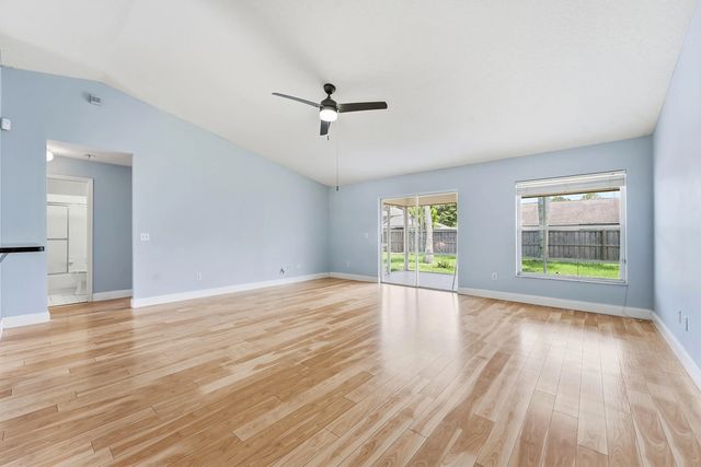 5 of 45 - 292 Sw Pagoda Terrace, Port St. Lucie, FL
