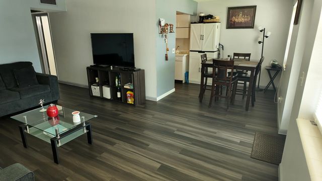 5 of 22 - 326 Chatham P #326, West Palm Beach, FL