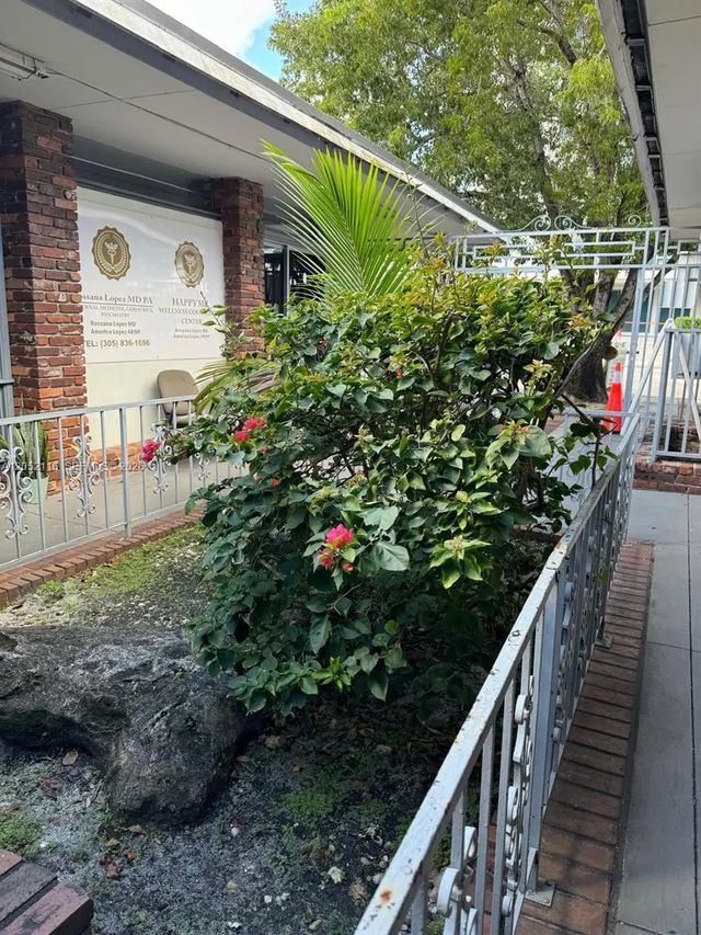 600 E 25th Street #e, Hialeah