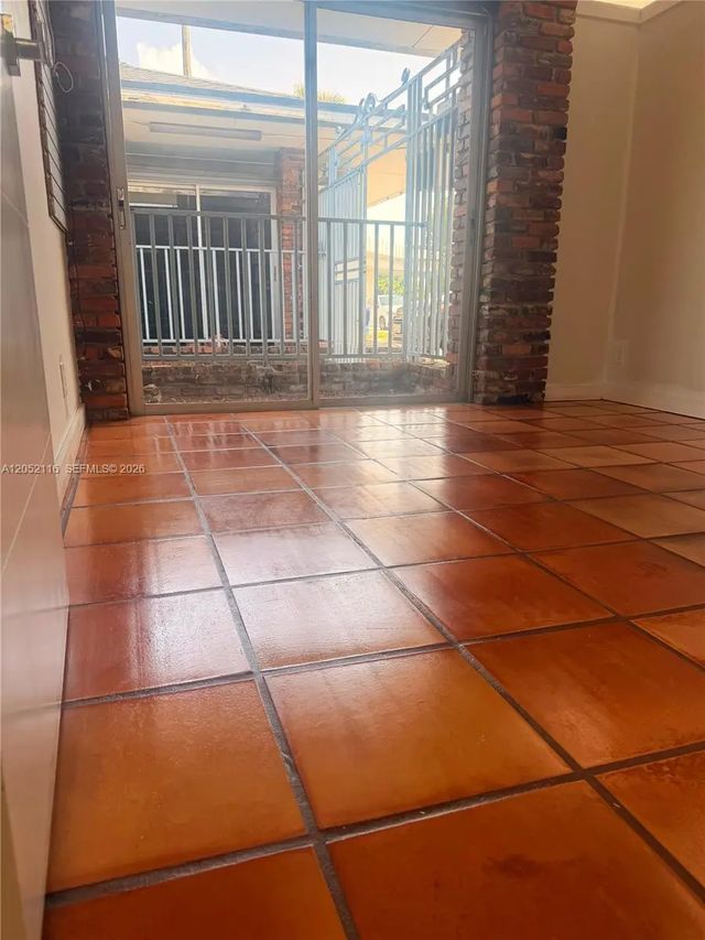 4 of 9 - 600 E 25th Street #e, Hialeah, FL