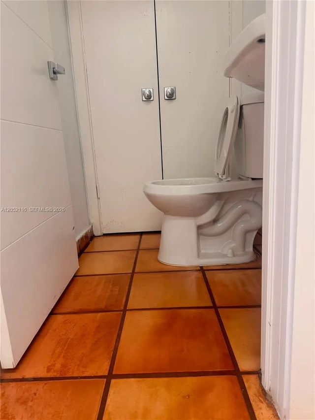 5 of 9 - 600 E 25th Street #e, Hialeah, FL