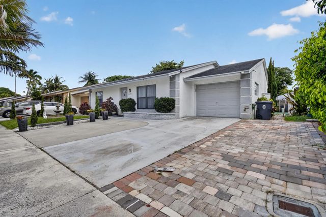 3 of 32 - 5639 Ithaca Circle E, Lake Worth, FL