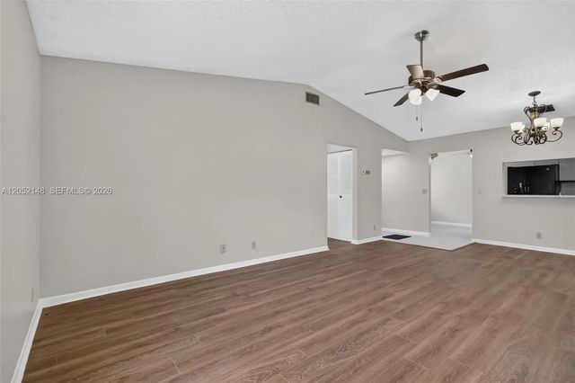 5 of 26 - 7626 Tahiti Lane #204, Lake Worth, FL