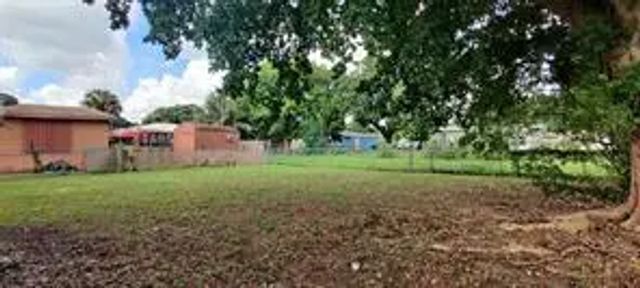 2 of 8 - 611 Nw 33rd Avenue, Lauderhill, FL