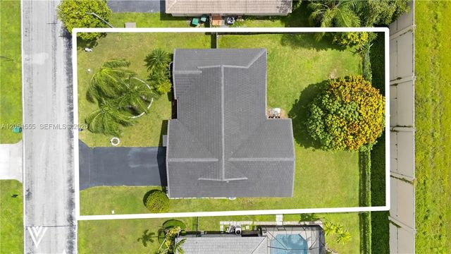 3 of 39 - 5741 W Waterford Drive, Davie, FL