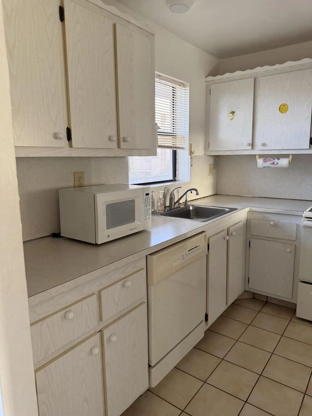 3 of 16 - 10442 Sunrise Lakes Boulevard #210, Sunrise, FL