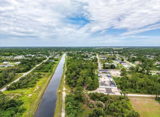 5 of 12 - 2814 Ida Avenue N, Lehigh Acres, FL