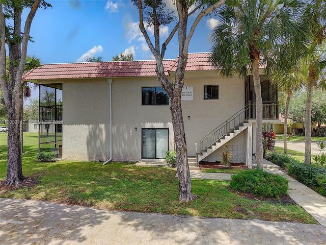 2 of 32 - 16252 Laurel Drive #201, Weston, FL