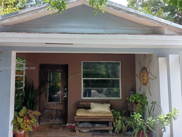 5 of 37 - 2635 Sw 34th Court, Miami, FL