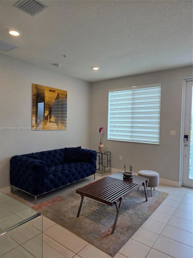 10222 Nw 64th Way #302, Doral