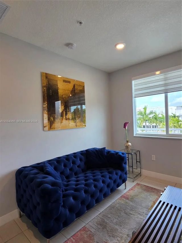 2 of 36 - 10222 Nw 64th Way #302, Doral, FL