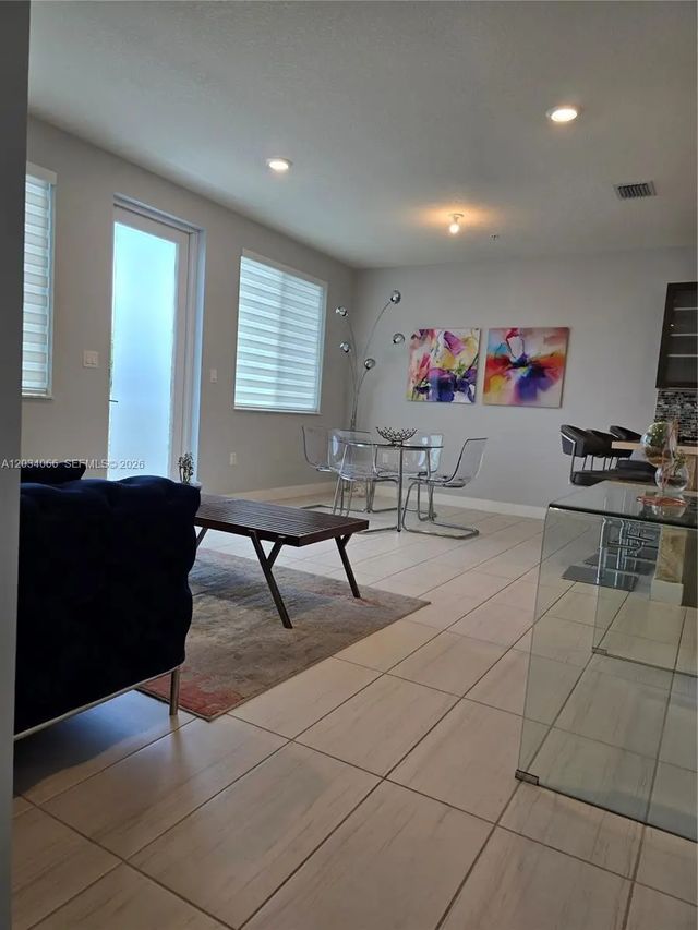 4 of 36 - 10222 Nw 64th Way #302, Doral, FL