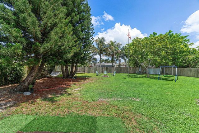 4 of 41 - 348 Sandpiper Avenue, Royal Palm Beach, FL