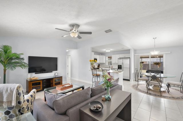 3 of 24 - 1098 Sw Janette Avenue, Port St. Lucie, FL