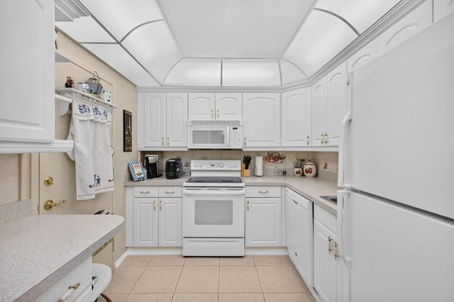 4 of 62 - 1160 N Federal Highway #1017, Fort Lauderdale, FL