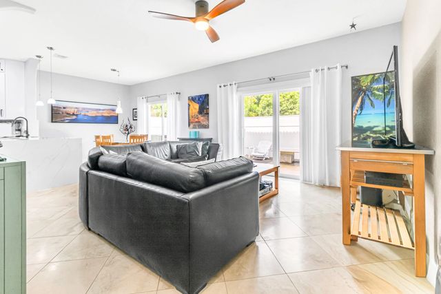 4 of 30 - 5428 Pointe Villa Drive #e, Lighthouse Point, FL