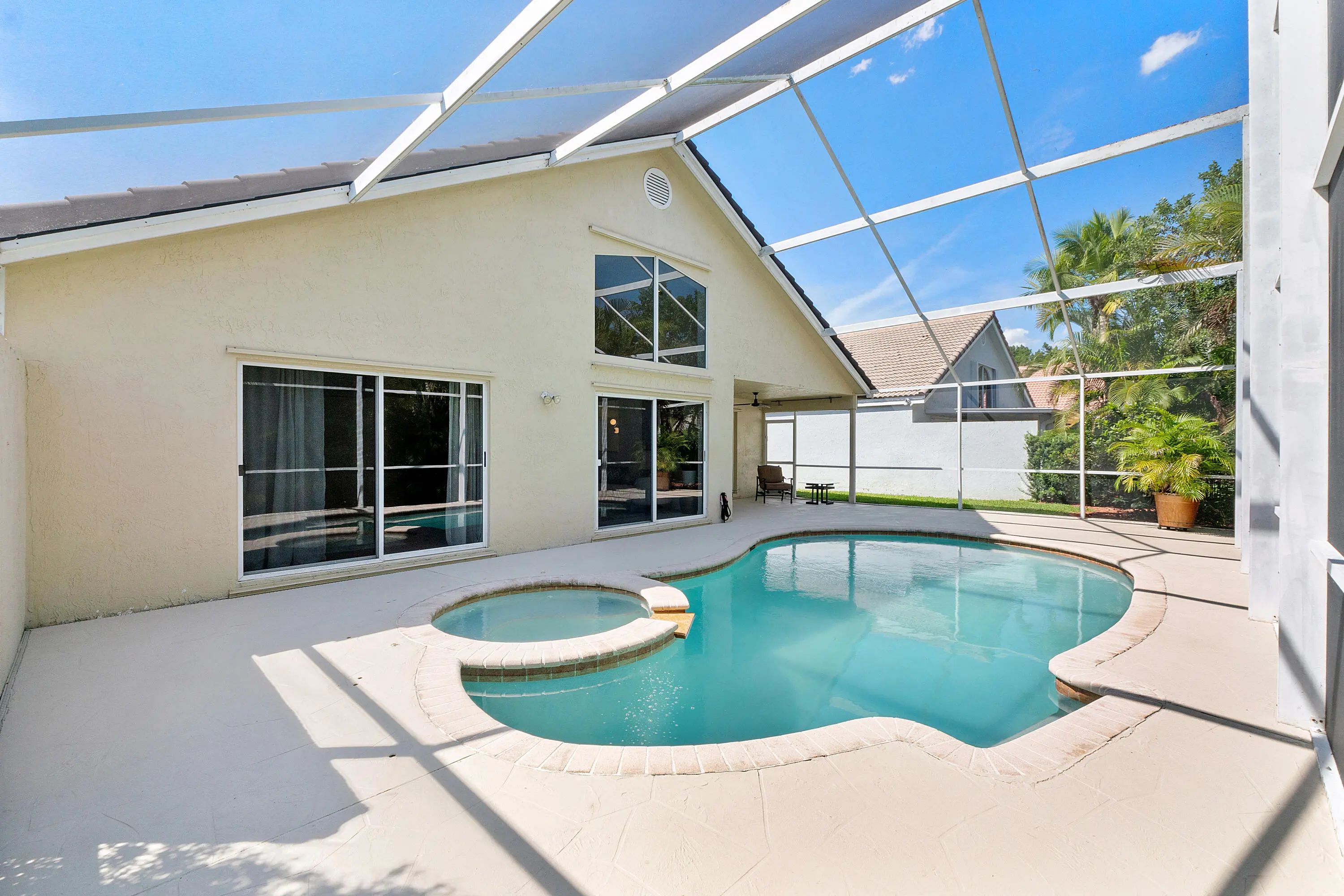 2016 Island Circle, Weston