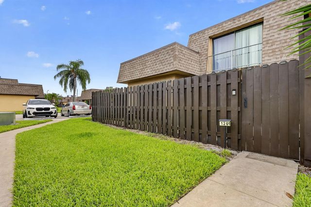 2 of 38 - 1201 Waterview Circle #12a, Palm Springs, FL