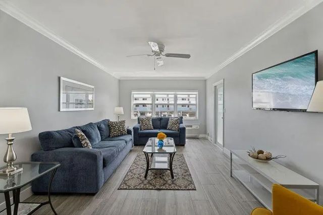 5 of 18 - 315 Van Buren Street #205b, Hollywood, FL