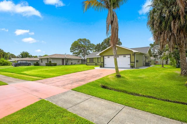 4 of 40 - 450 Se Thornhill Drive, Port St. Lucie, FL