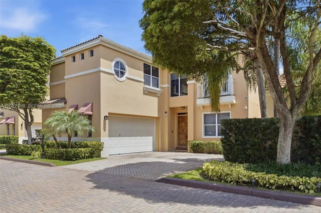 2 of 40 - 3722 Ne 208th Terrace, Aventura, FL