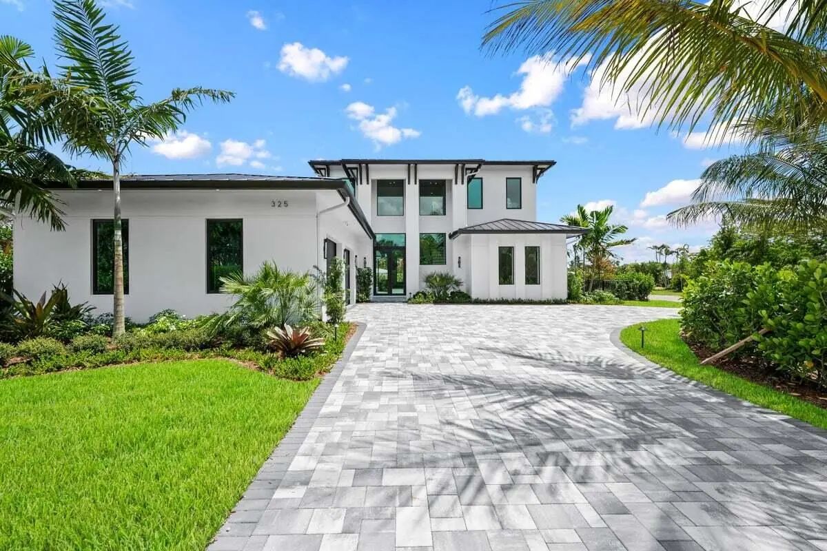 Photos for MLS B26065734 - 33469