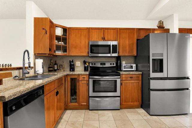 4 of 39 - 4692 Lakeside Circle, West Palm Beach, FL