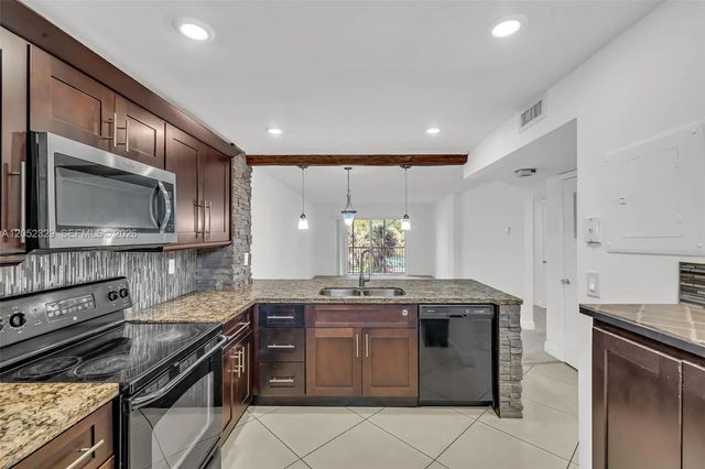 1100 Nw 87th Avenue #307, Coral Springs