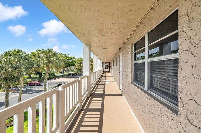 4 of 22 - 1100 Nw 87th Avenue #307, Coral Springs, FL