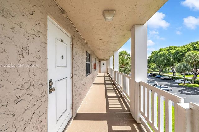 5 of 22 - 1100 Nw 87th Avenue #307, Coral Springs, FL
