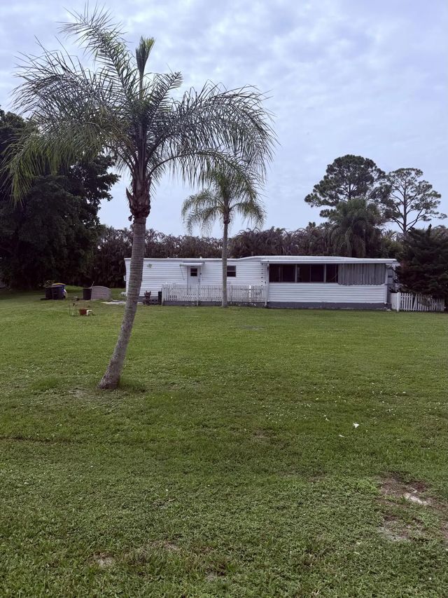 1864 Sw College Street, Stuart
