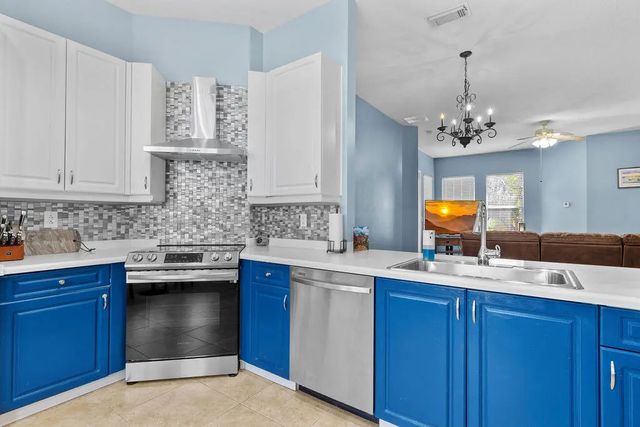 4 of 27 - 10518 Sw Westlawn Boulevard, Port St. Lucie, FL