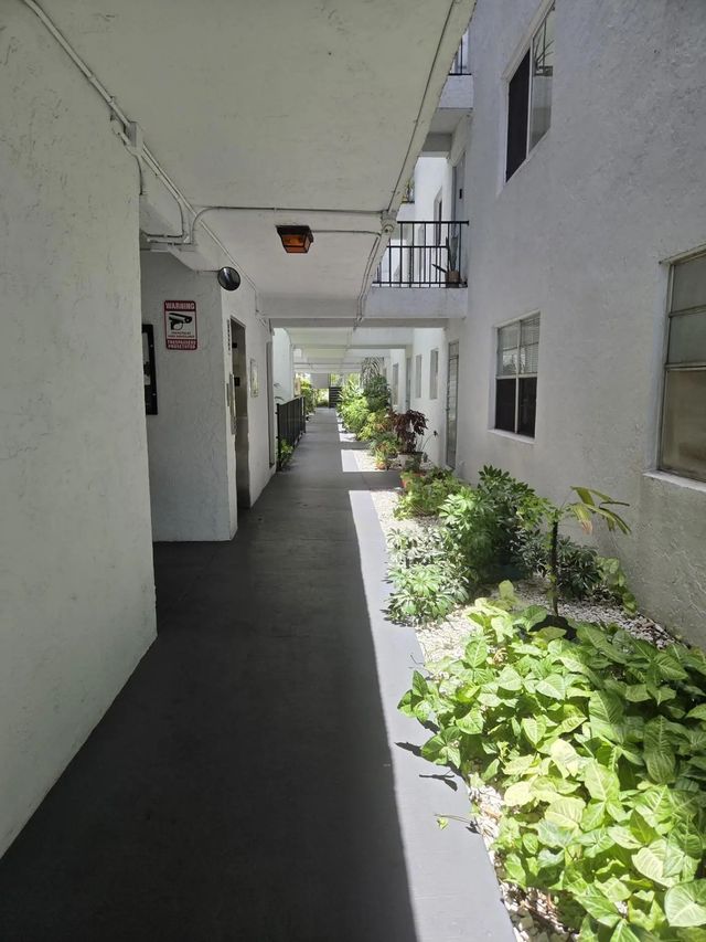 2998 Sunrise Lakes Drive E #411, Sunrise